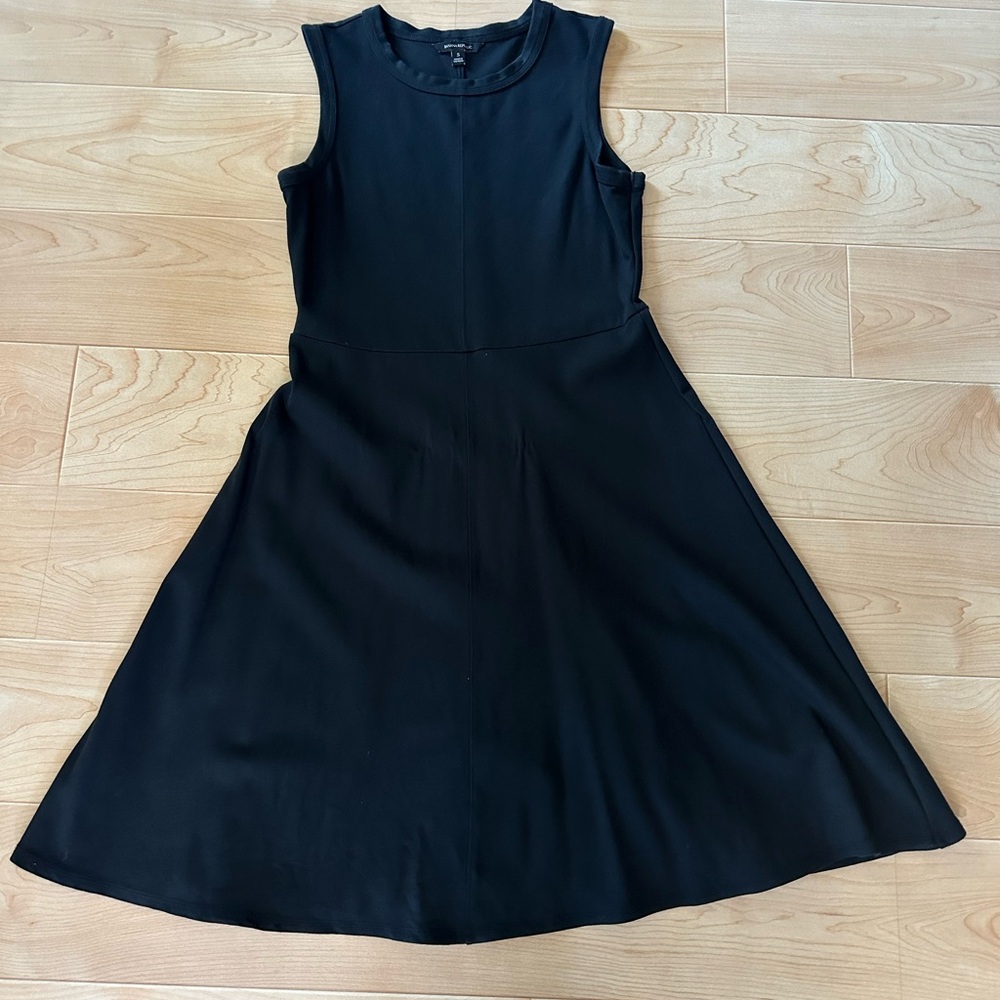 🌺 2/$20 Banana Republic black A line dress size small - Picture 2 of 8